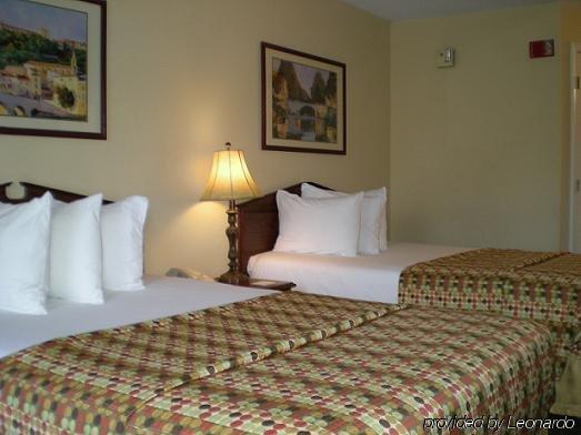 Hotel Baymont By Wyndham Elkhart Habitación foto